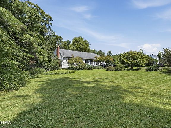 4th image of 422 Barker Rd