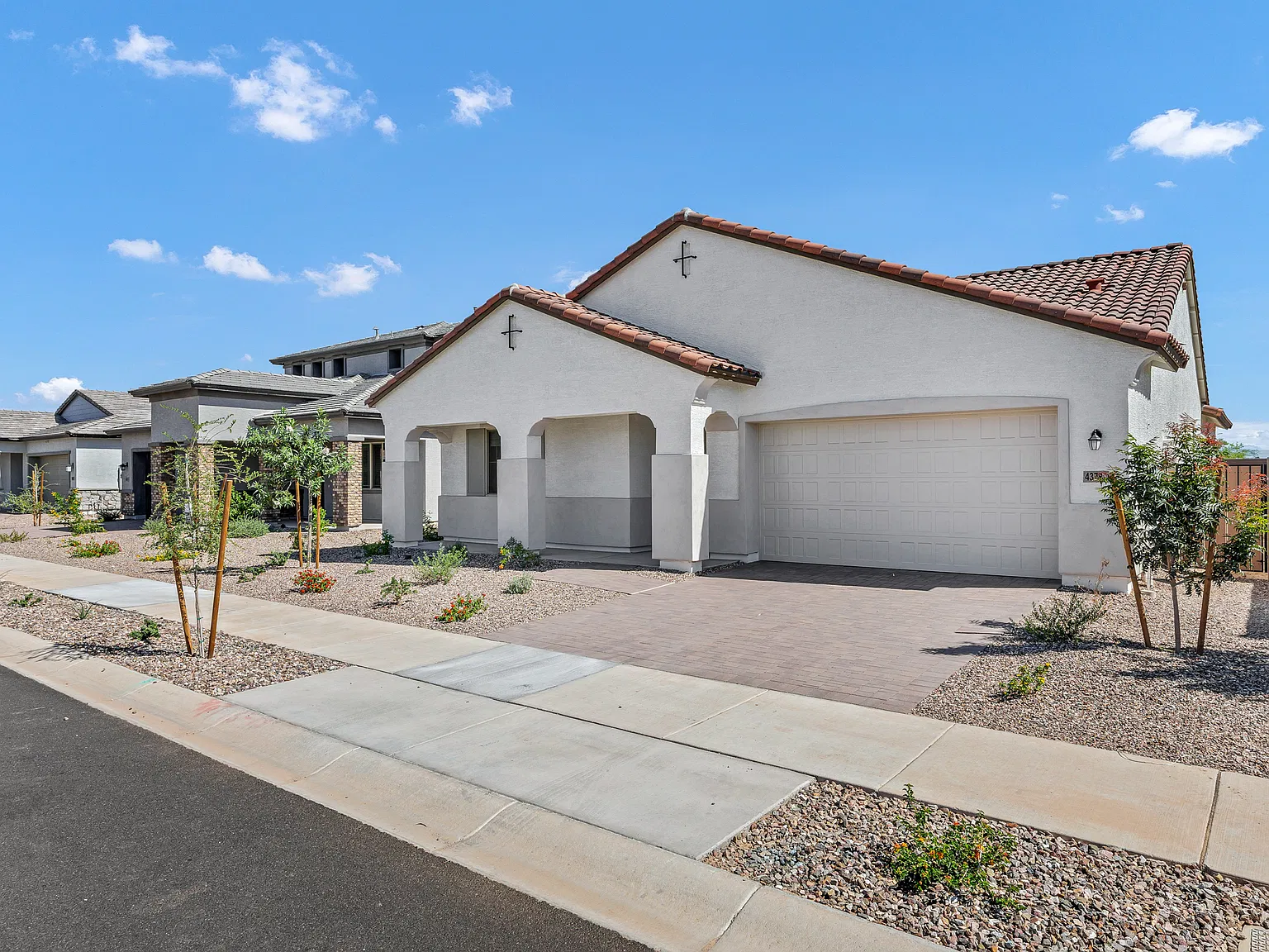4 bed, 3.5 bath, 2758 sqft, $2,950 — Photo 2
