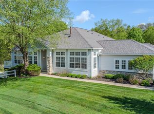 330 Blossom Ln, Chagrin Falls, OH 44022