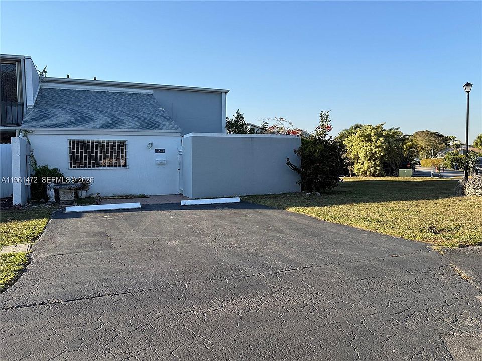 1st image of 2500 SW 122nd Ct