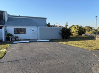 Greenway Lakes, Miami, FL 33175