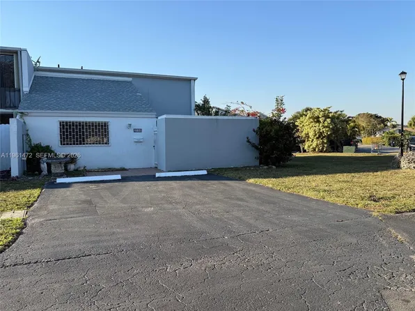 2500 SW 122nd Ct, Miami, FL 33175