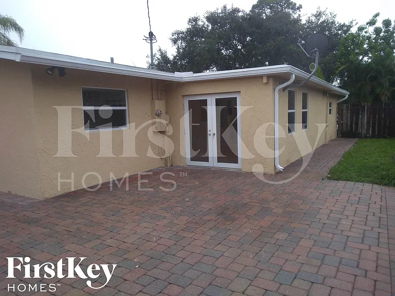 3181 SW 22nd Ct — Photo 11