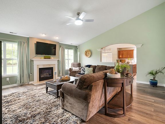 4th image of 2717 W Long Meadow Ln