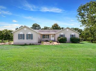 114 E Ledge Rock Dr, De Soto, MO 63020