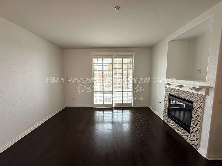 815 Harbor Cliff Way #244 — Photo 6