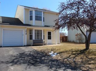 3419 Southport Dr, Island Lake, IL 60042