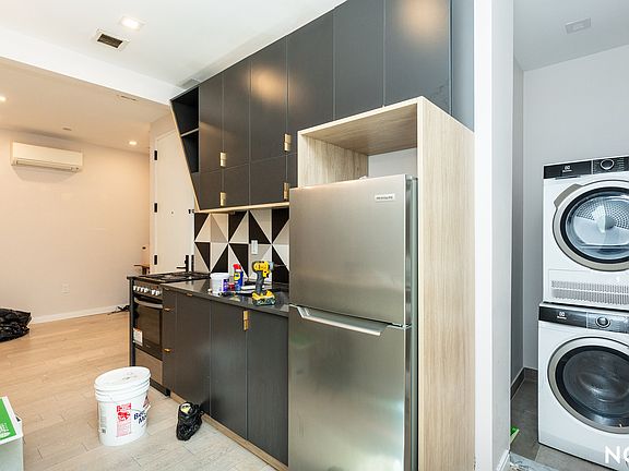 2nd image of 978 Kent Ave #2D