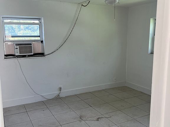 5th image of 1477 SW 24th Ct #8