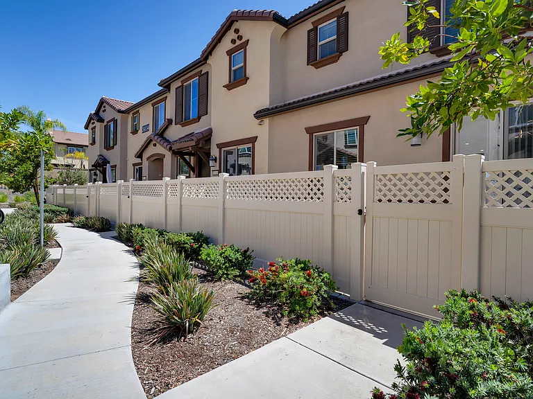 24134 Tuscany Ave — Photo 39