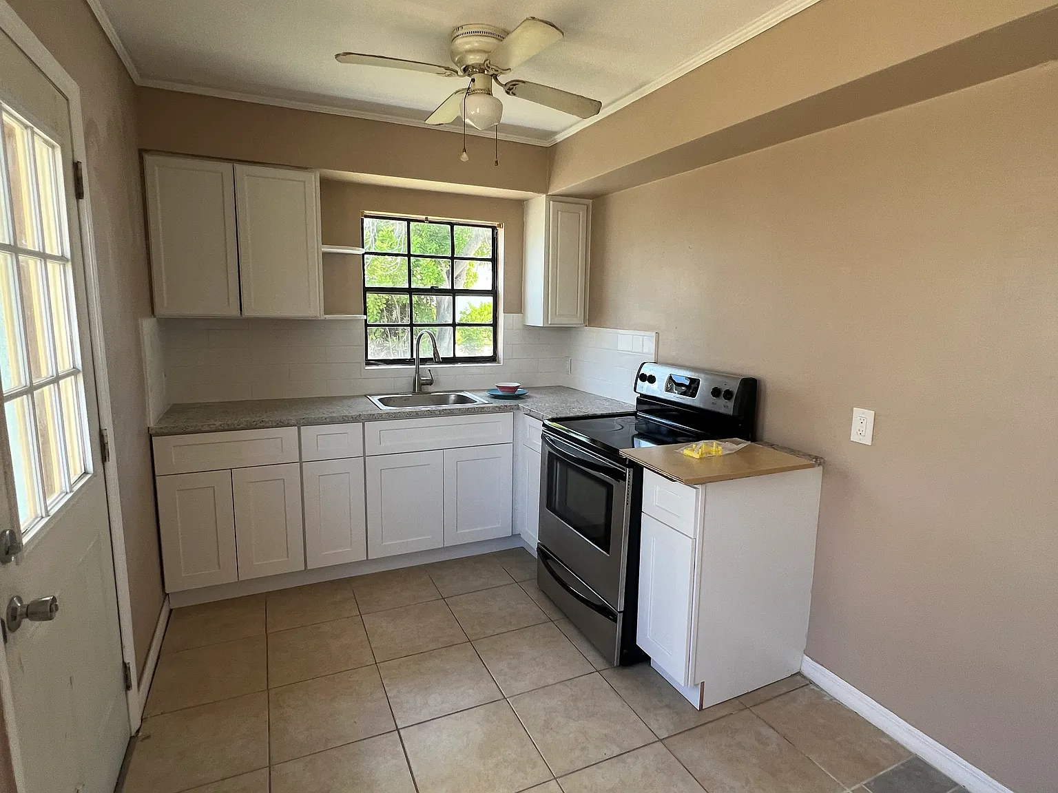 1 bed, $1,650 — Photo 4