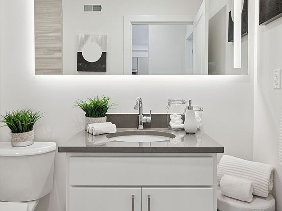 4th image of 4435 Ridge Ave #S7