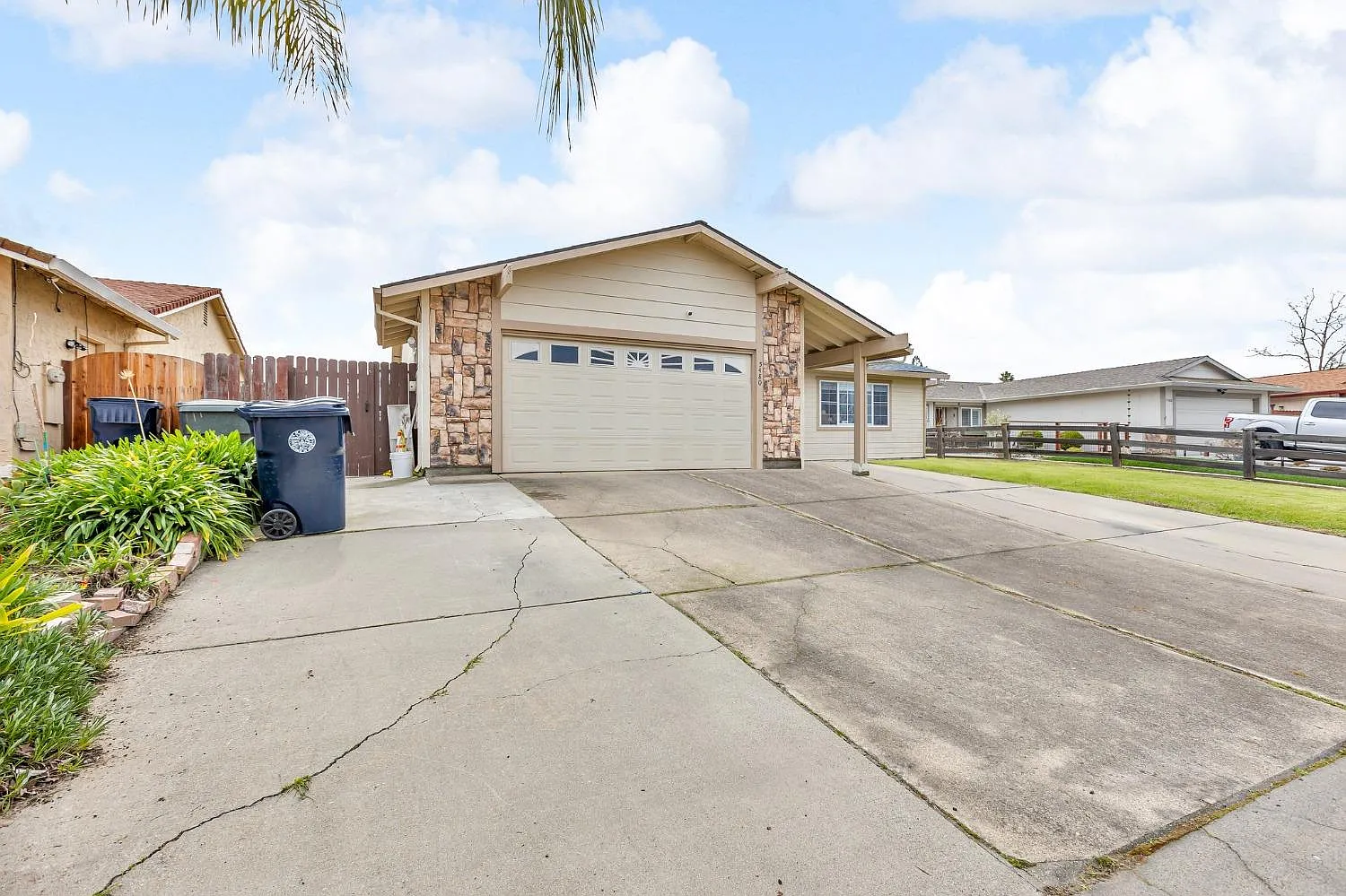 5480 Kevinberg Dr photo 1