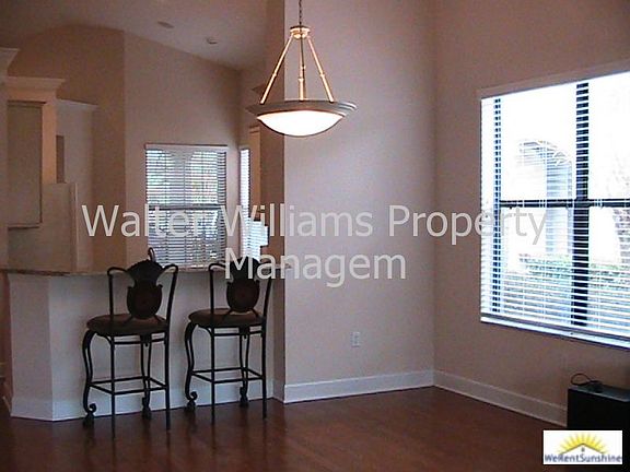4th image of 26 River Park Dr N