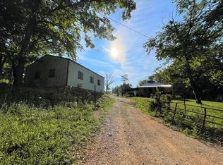 1676 Pointer Rd, Mountain Grove, MO 65711