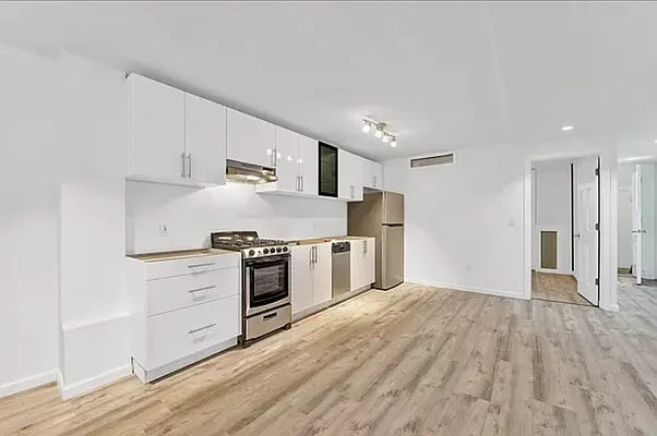 Rented by Aryeh Realty | media 13