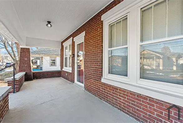 4 bed, 2500 sqft, $1,900 — Photo 3