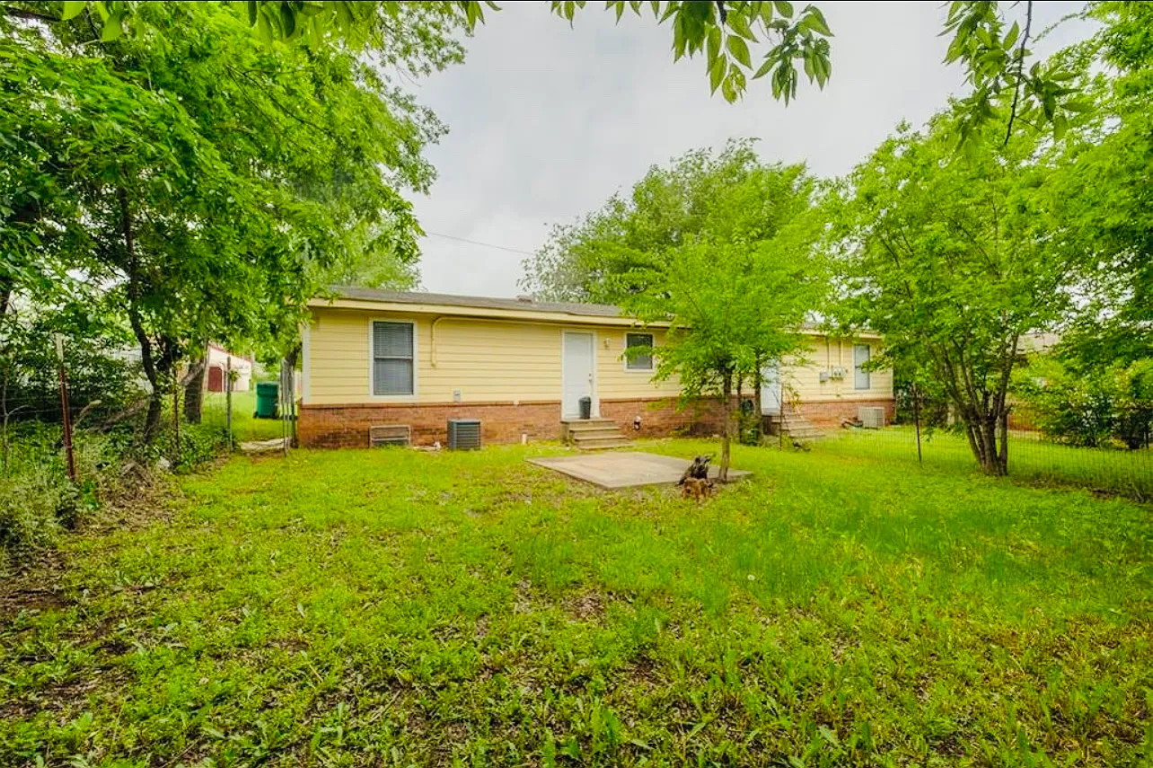 2 bed, 860 sqft, $1,000 — Photo 2