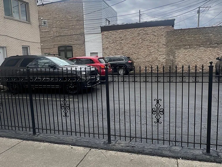 S Archer Ave — Photo 2