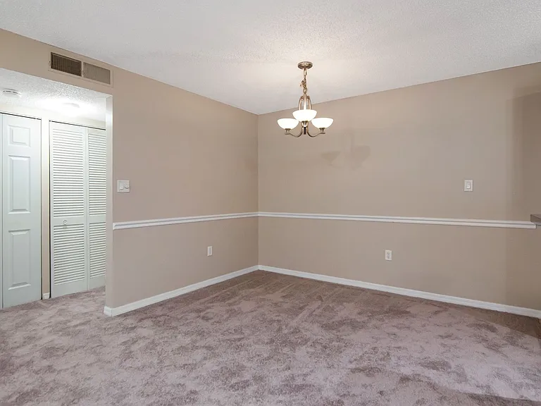 214 Lake Parsons Grn #201 — Photo 6