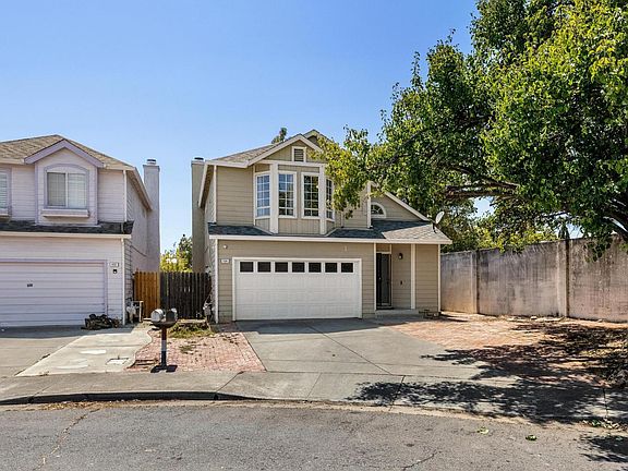 2nd image of 404 Mellowood Court
