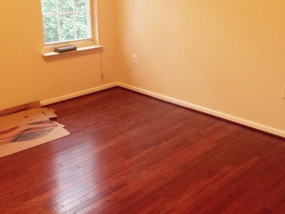 3rd image of 7003 Beacon Pl