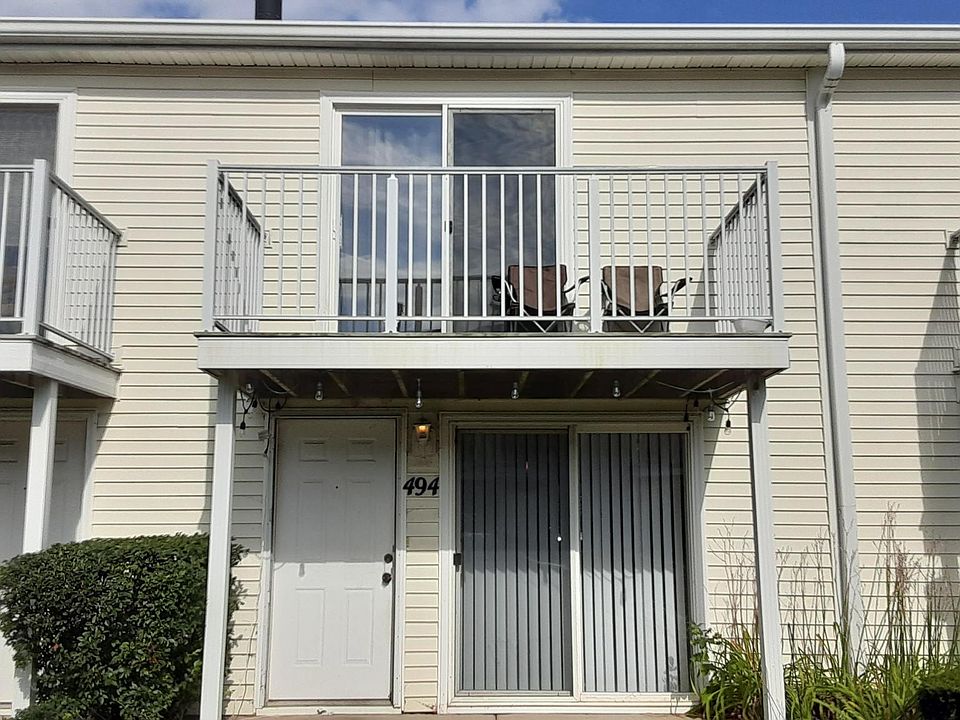 1st image of 494 Meadow Green Ln