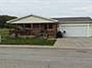 W208N11449 Brookside Dr, Germantown, WI 53022