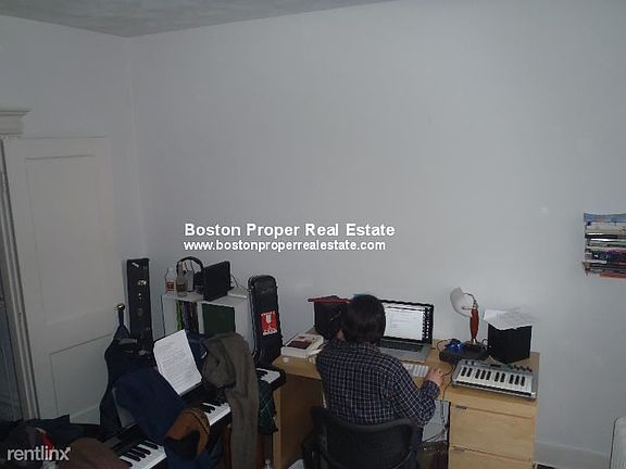 64 Charlesgate #74 Boston - Fenway Unit Photo 3 (1)