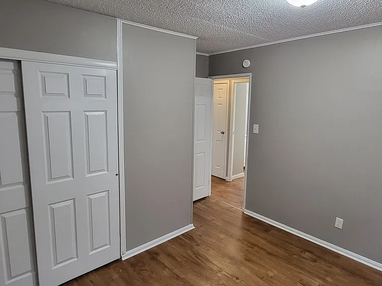 1944 Joy Ave — Photo 12