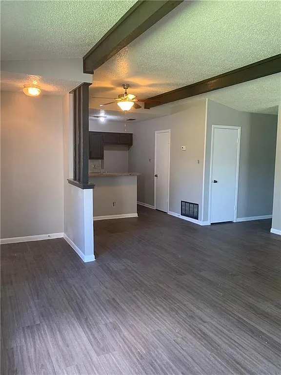 2 bed, 2.0 bath, 950 sqft, $1,750 — Photo 2