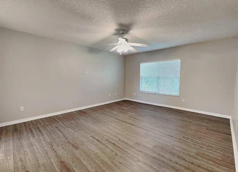 9525 Southern Garden Cir — Photo 24