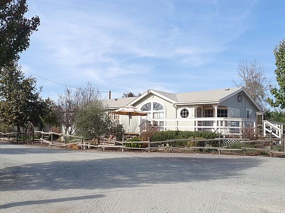 2nd image of 224 W Elkhorn Ave