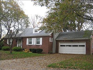 1st image of 894 Lincoln Dr