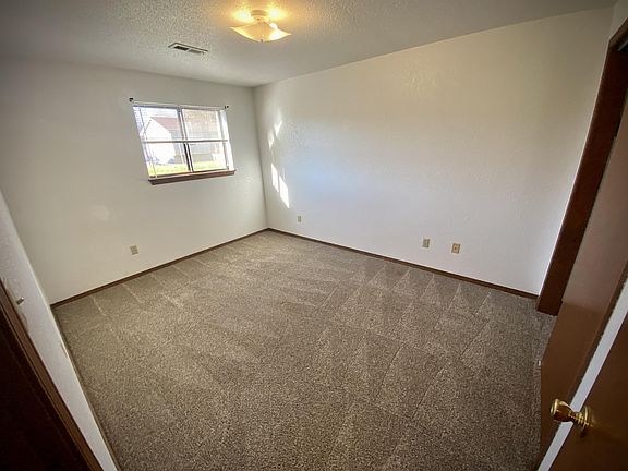5th image of 1949 Delwin St APT 4