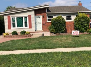 23725 Almond Ave, Eastpointe, MI 48021