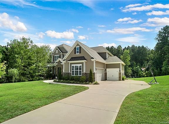 5th image of 208 Waterford Dr