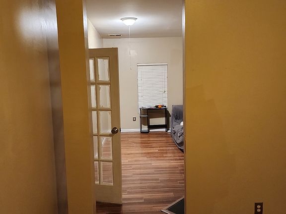 2nd image of 720 Catawba St