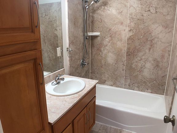 5th image of 3321 Santiago St