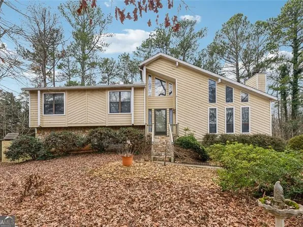 6664 Windwood Cir, Douglasville, GA 30135