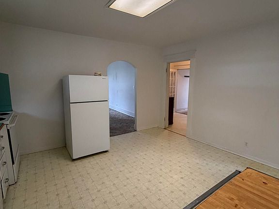 4th image of 461 Pataha St