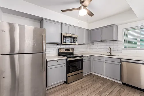 1911 E Amelia Ave #7 Photo 1