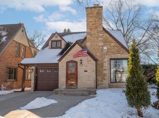 6321 West McKinley AVENUE, Wauwatosa, WI 53213