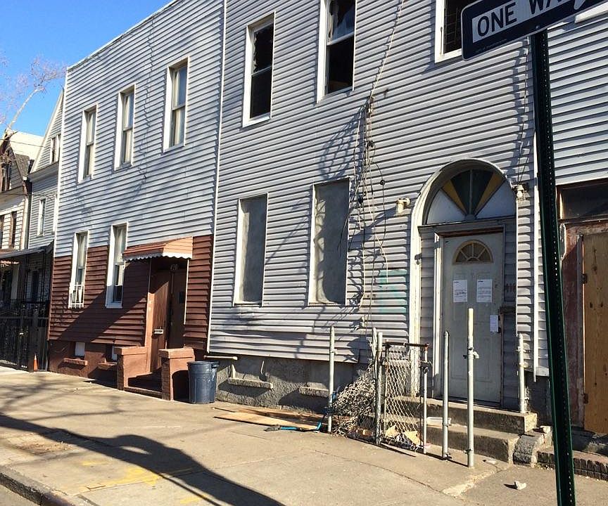 2nd image of 420 Bronx Park Ave