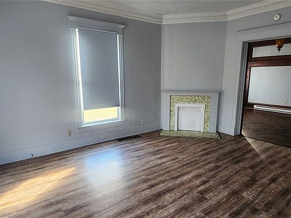3rd image of 1218 N Walnut St