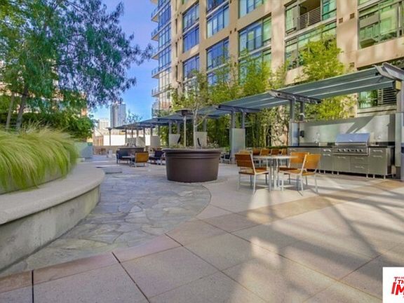 4th image of 1100 S Hope St APT 1304