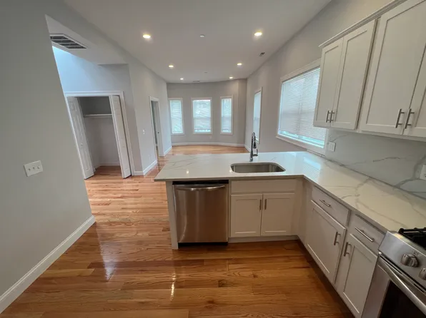 126 Cross St, Somerville, MA