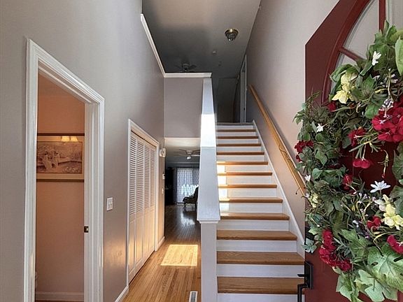 4th image of 18 Bonwood Dr #402