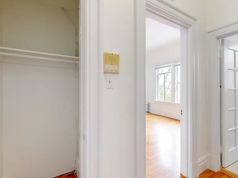 3097 Washington St #14 — Photo 8