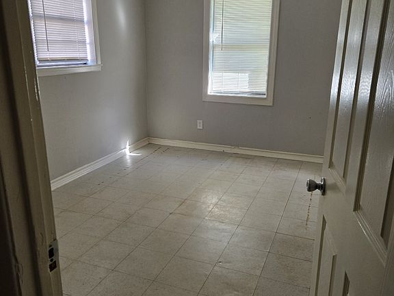 5th image of 3808 Cochran St #3808